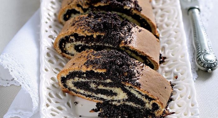 Медовый рулет с маком и душистым перцем