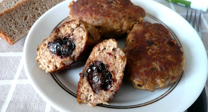 Котлеты с сюрпризом