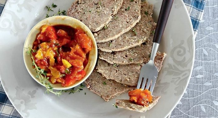 Холодный мясной хлеб с летней сальсой