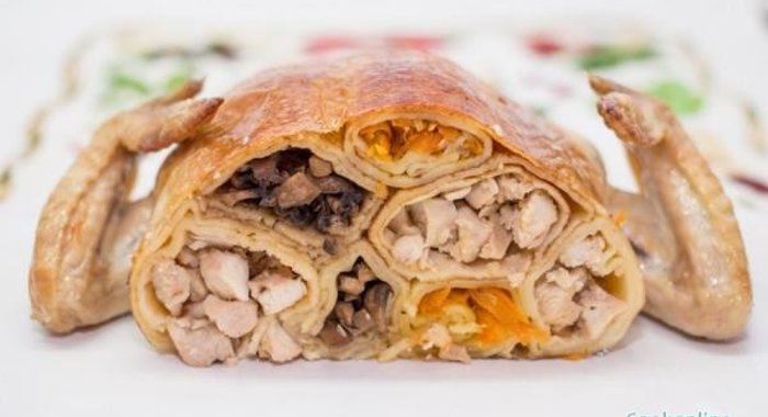 Курица фаршированная блинами