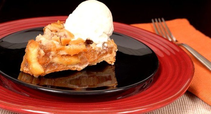 Хлебный пудинг с яблоками и корицей