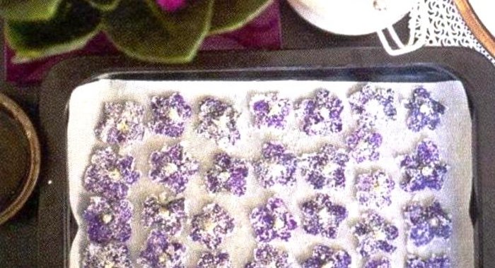 Засахаренные фиалки