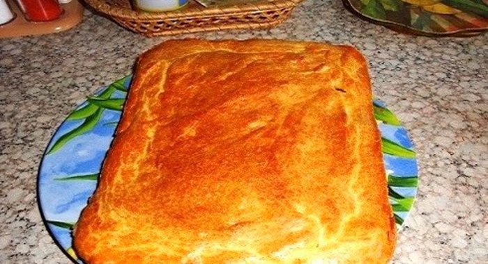 Пирог с рыбными консервами