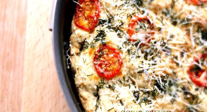 Фокачча с томатами черри, укропом и сыром маасдам
