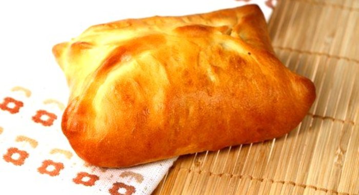 Хлеб с сырно-мясной начинкой