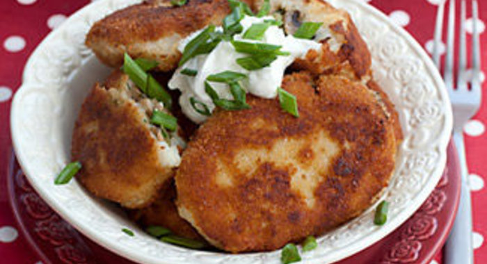 Картофельные котлеты с пореем и грибами