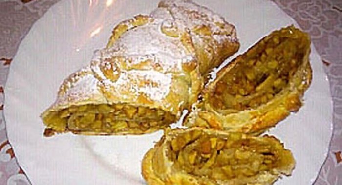 Рулет с яблочно-ванильной начинкой