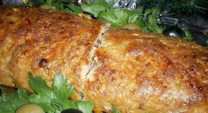 Мясной рулет с макаронами