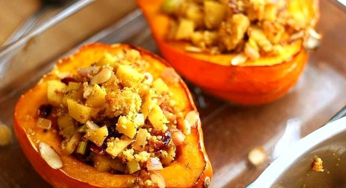 Яблочно-луковая запеканка в сквоше