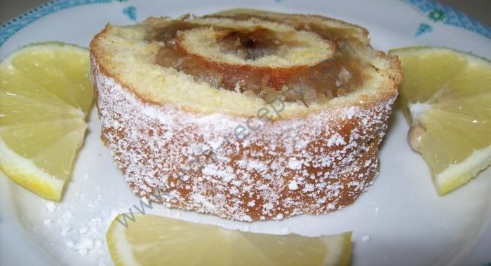 Рулет с яблоками