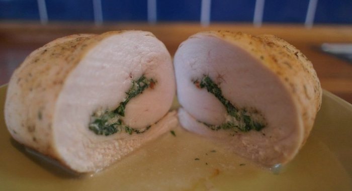 Рулет из индейки с сыром