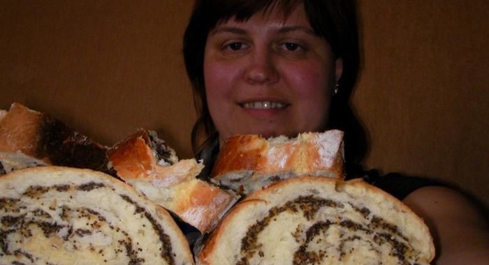 Дрожжевой рулет с маком