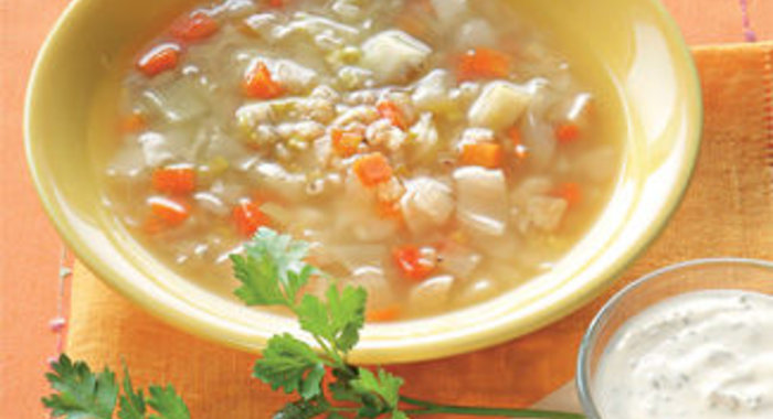 Перловый суп с овощами и беконом