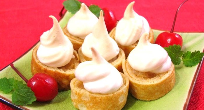 Блинчики с яблоками под «Безе»