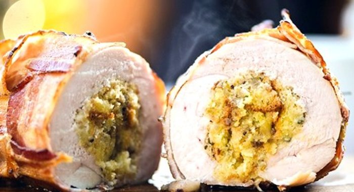 Рулет из индейки с курагой