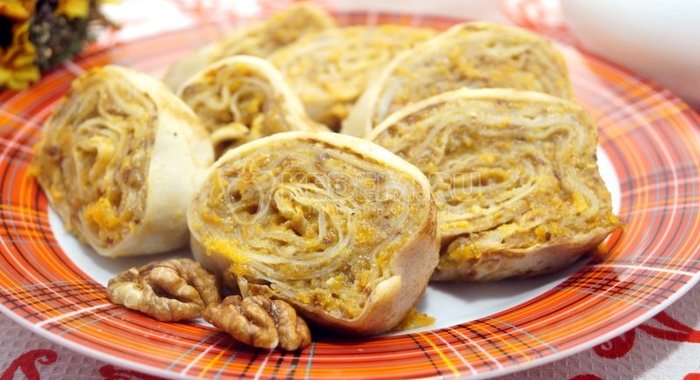 Блины «Лакомка» с сухофруктами мёдом