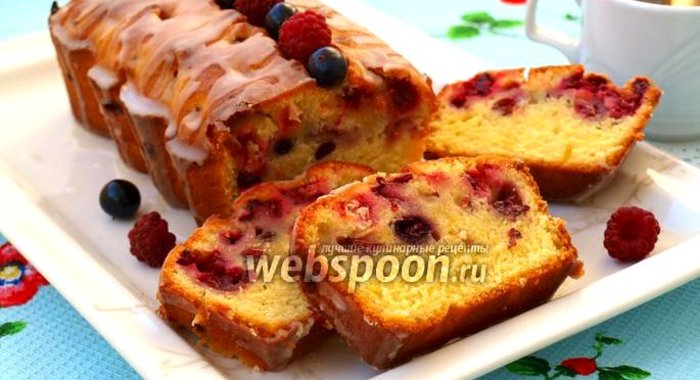 Кекс на молоке с малиной и йоштой