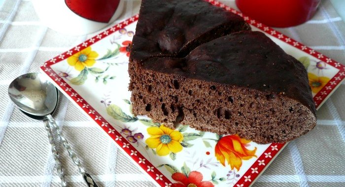 Простой шоколадный кекс в мультиварке