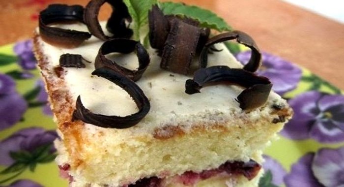 Бисквитный торт со сметанным кремом