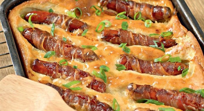 Пирог с сосисками