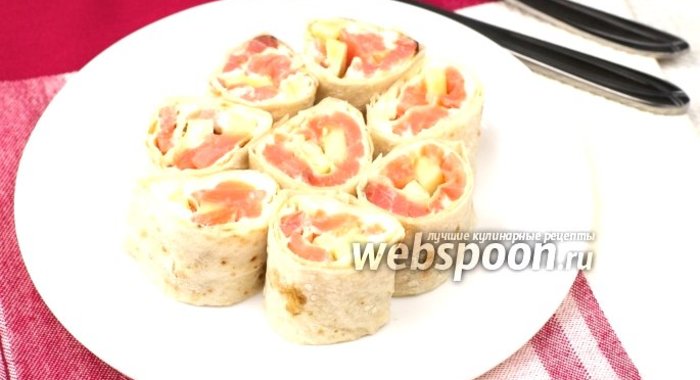 Рулет из лаваша с лососем