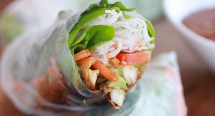 Вьетнамский ролл с куриной грудкой и морковью