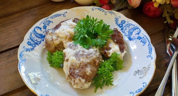 Котлеты под соусом Бешамель