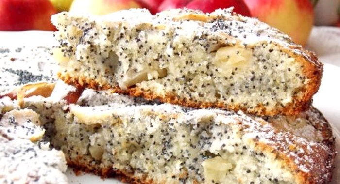 Творожная запеканка с маком и яблоками