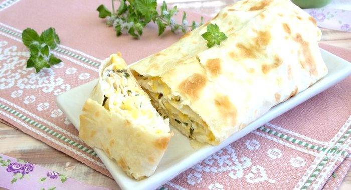 Пирог с сулугуни и творогом