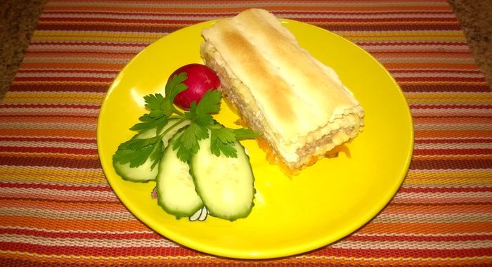 Слоеный торт с рыбой