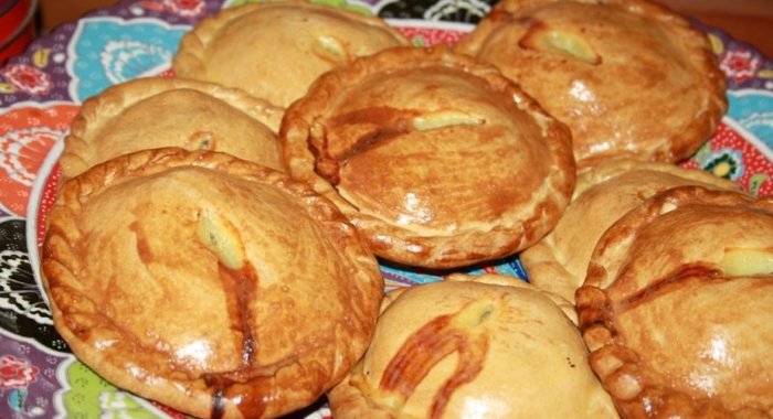 Пироги с курицей и картофелем