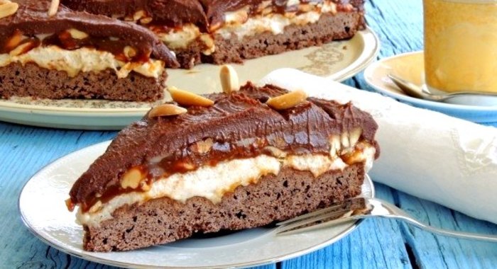 Торт «Сникерс»