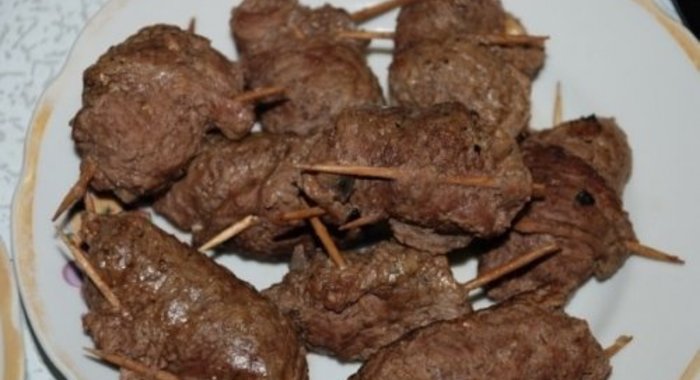 Рулетики из говядины с грибами