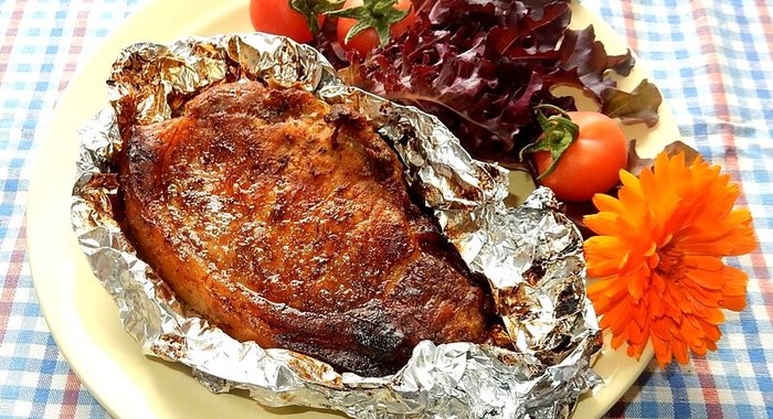 Свиные котлеты на косточках