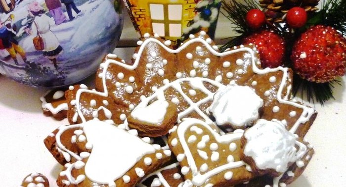 Пряничная тарелка с пряниками