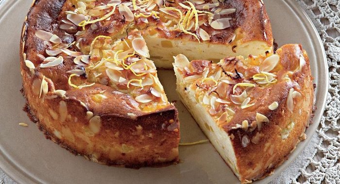 Творожная запеканка с абрикосами