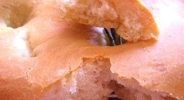 Фокачча с чесноком и розмарином