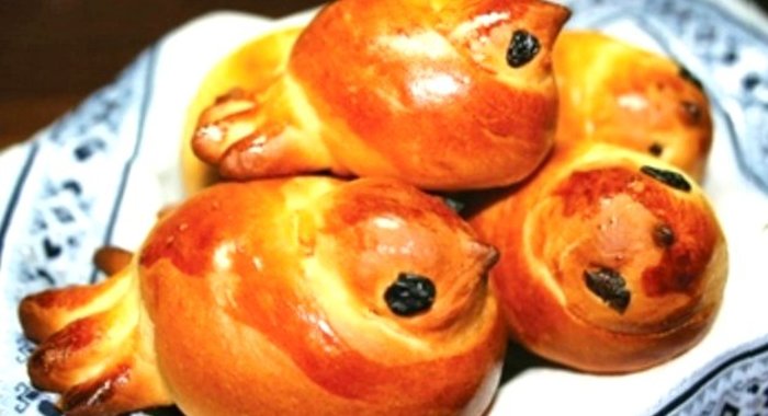 Булочки в форме птичек