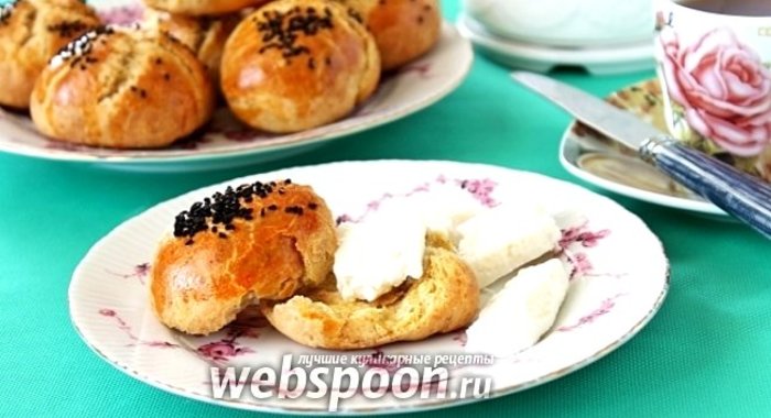 Хлебные булочки с кунжутом