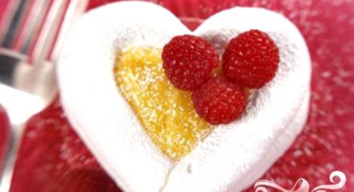 Меренги-сердечки с фруктовой начинкой