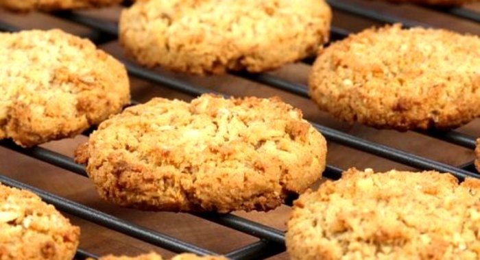 Овсяное печенье с медом и сметаной