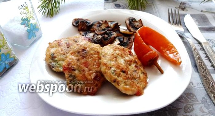 Рубленные куриные котлеты со сладким перцем
