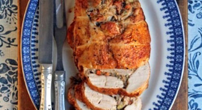 Рулет из индейки с ореховой начинкой