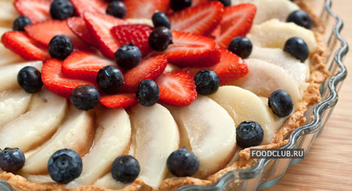 Торт с заварным кремом и фруктами