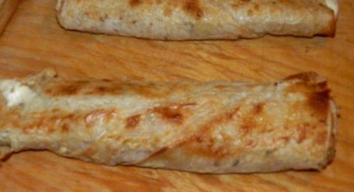 Конвертики из лаваша с ветчиной и сыром