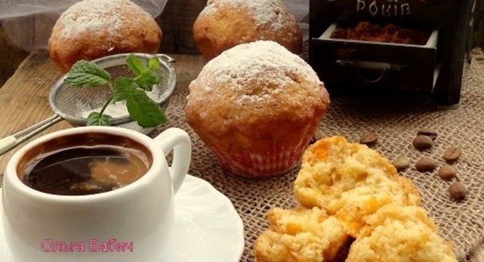 Постные яблочные маффины с курагой