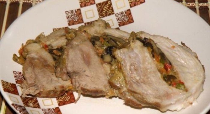 Рулет из мяса в духовке