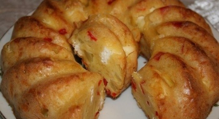 Мясной рулет с начинкой