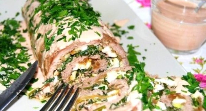 Рулет из фарша с грибами
