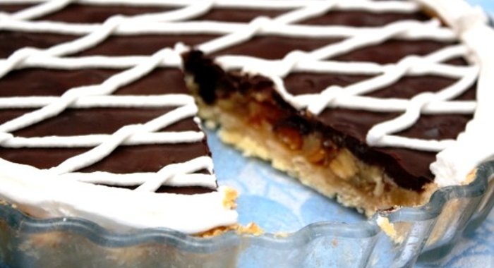 Шоколадный торт с ириской